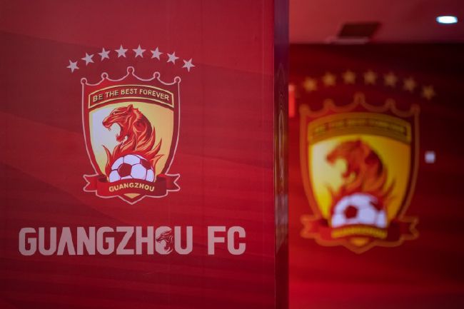 意媒Calciomercato消息，罗马正在转会市场上寻找中后卫引援，他们与博努奇的谈判已经进入后期阶段。